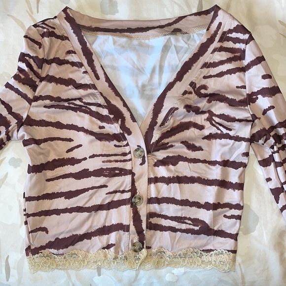 NWT Empty Soda Brown Is It Animal Crop Top - Picture 7 of 8